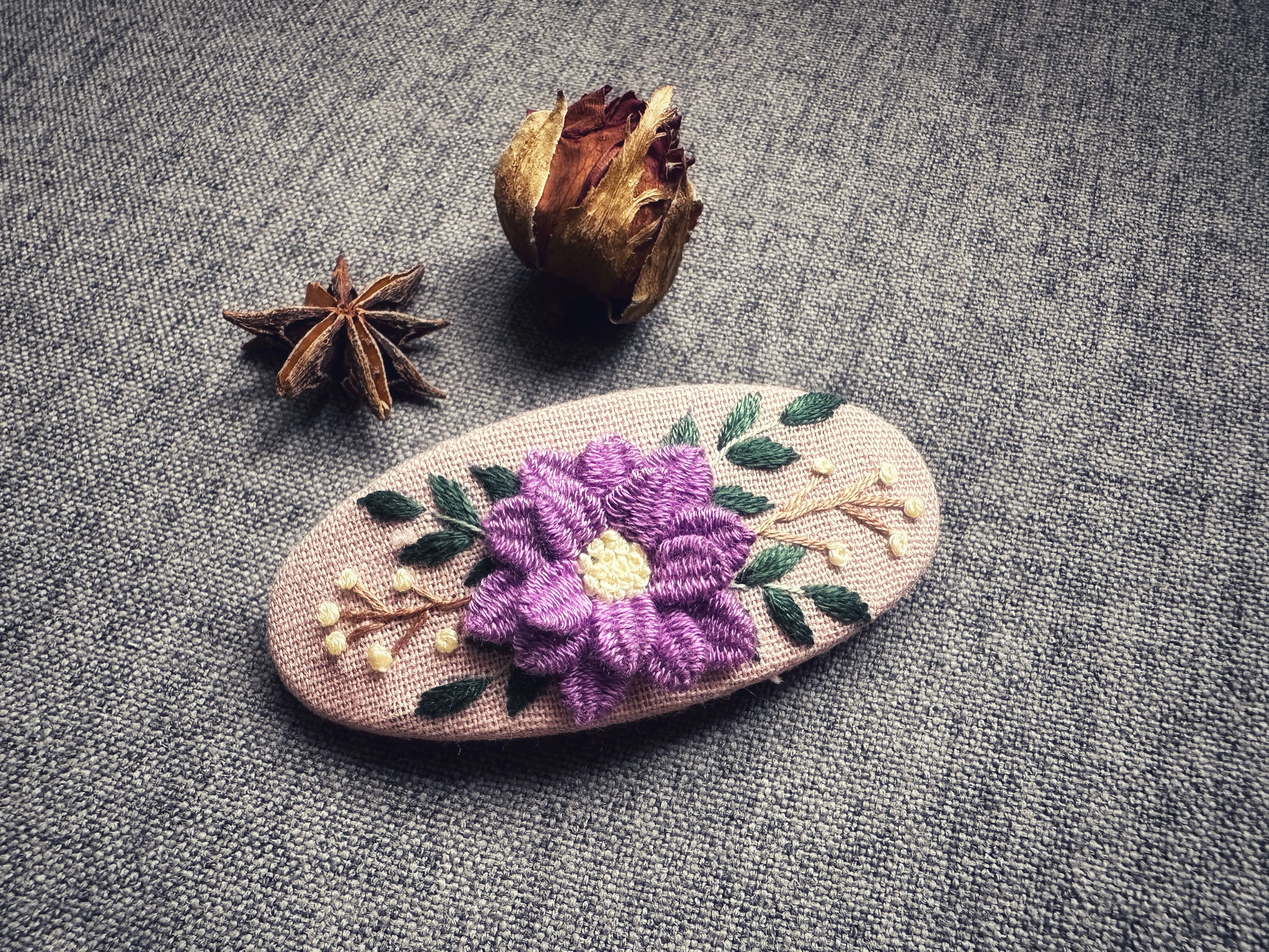 3D Floral Embroidered Back Hair Barrettes, Collection Imane