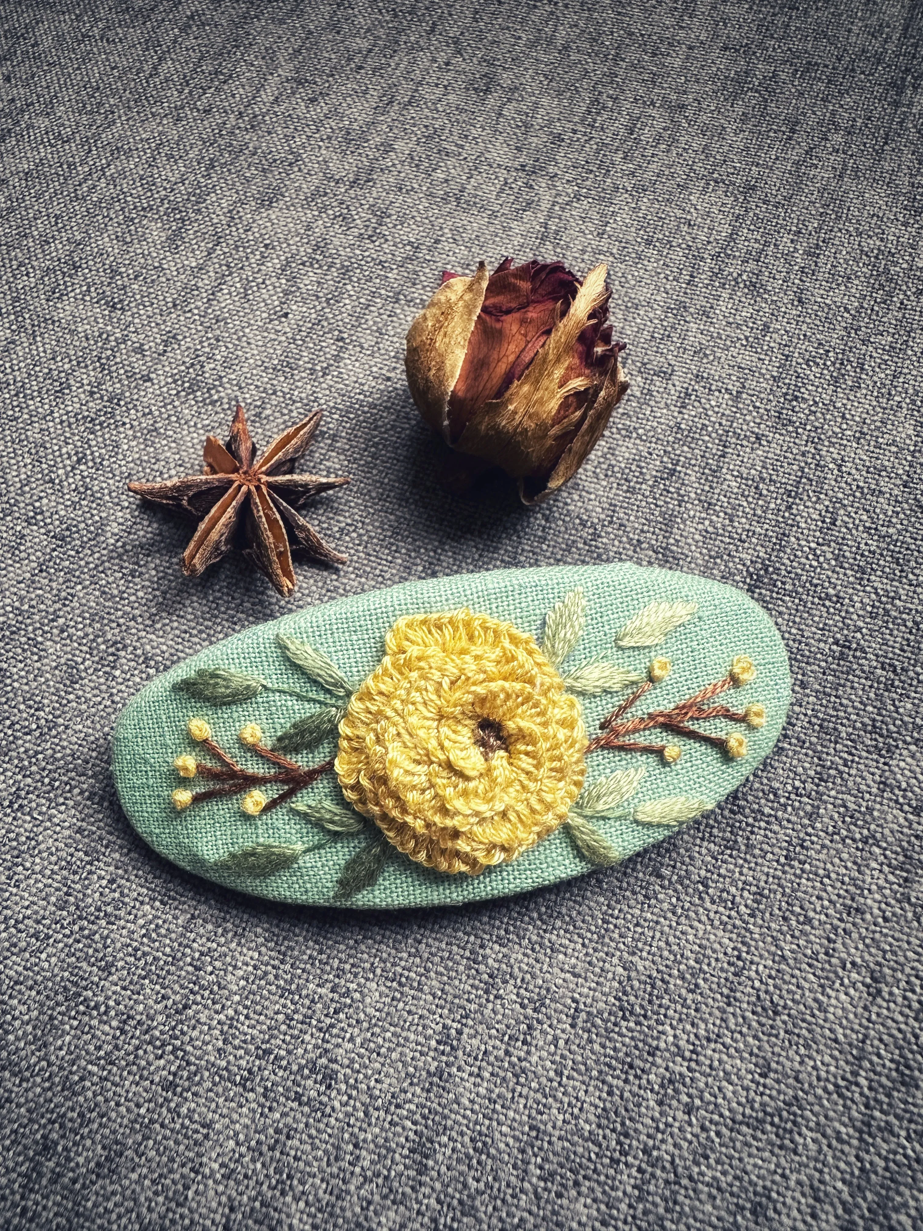 3D Floral Embroidered Back Hair Barrettes, Collection Imane