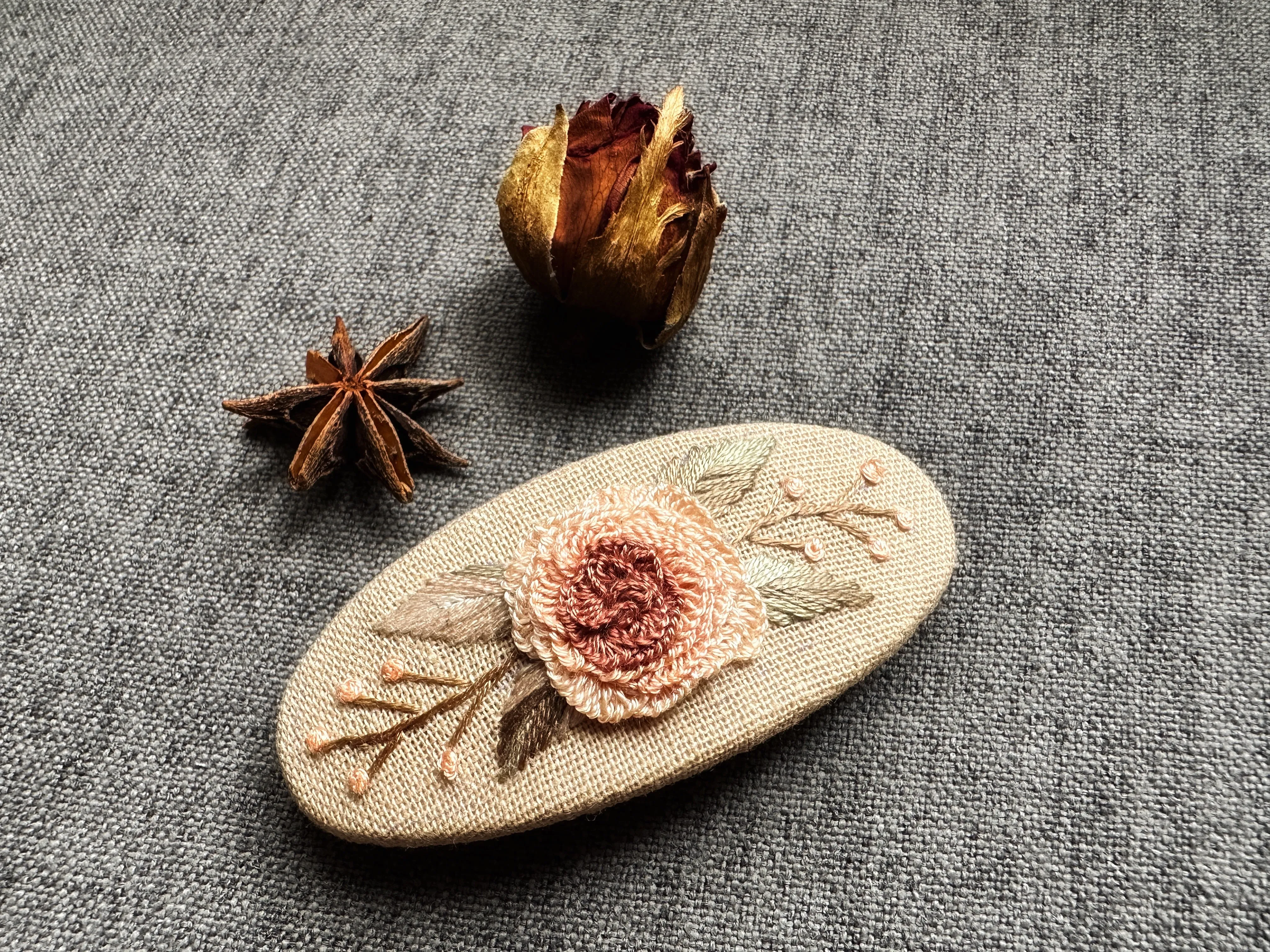 3D Floral Embroidered Back Hair Barrettes, Collection Imane