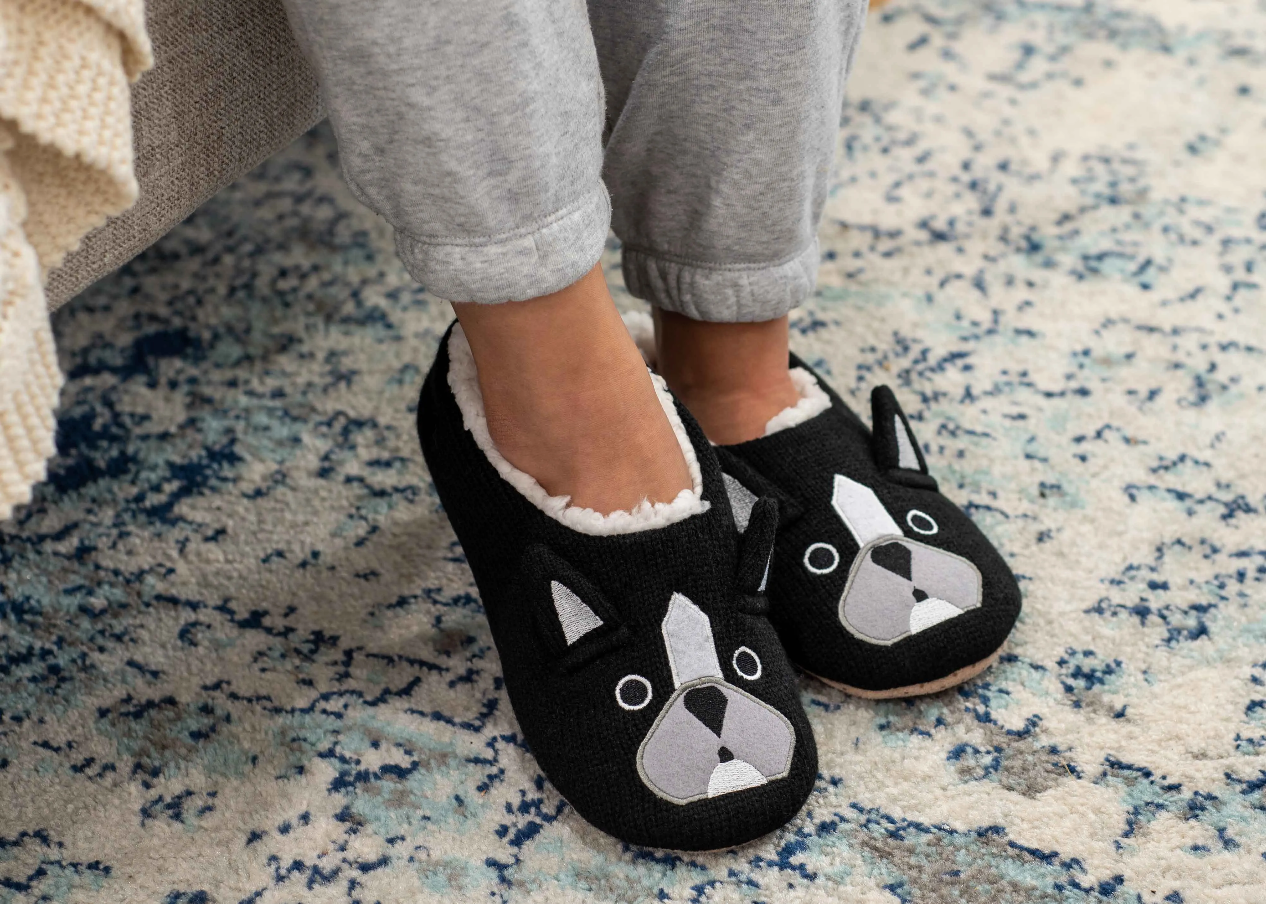 Bulldog Black Women's Animal Cozy Plush Lined Non Slip Fuzzy Slipper - Medium